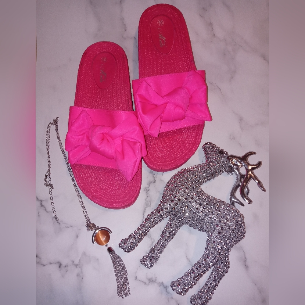 Super adorable hot pink sliders